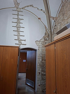 Risse im Mauerwerk