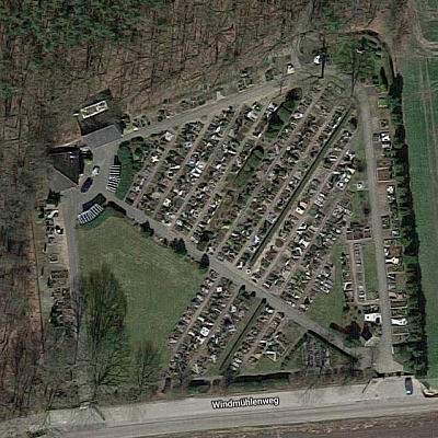 Luftbild Friedhof in Schlickelde