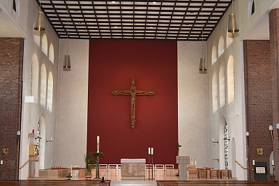 Altarraum St. Mariä-Himmelfahrt