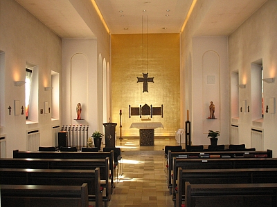 Krankenhauskapelle mit Blick auf den Altar