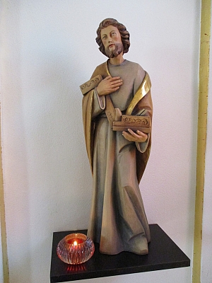 Statue Josef in der Krankenhauskapelle