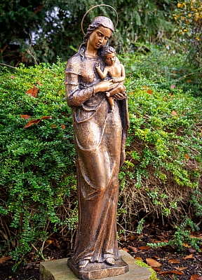 Bronzestatue - Mutter Gottes mit Jesuskind auf dem Arm Bronzestatue - Mutter Gottes mit Jesuskind auf dem Arm