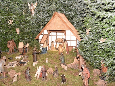 Der Aufbau der traditionellen Krippe