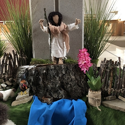 Egli-Figuren stellen die Szene vom guten Hirten dar. Egli-Figuren stellen die Szene vom guten Hirten dar