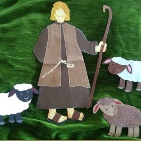 Ein Hirte und drei Schafe als Bastelfiguren. Ein Hirte und drei Schafe als Bastelfiguren