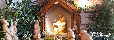 Weihnachtskrippe in der Kirche St. Mariä-Himmelfahrt, Schlickelde Weihnachtskrippe in der Kirche St. Mariä-Himmelfahrt, Schlickelde
